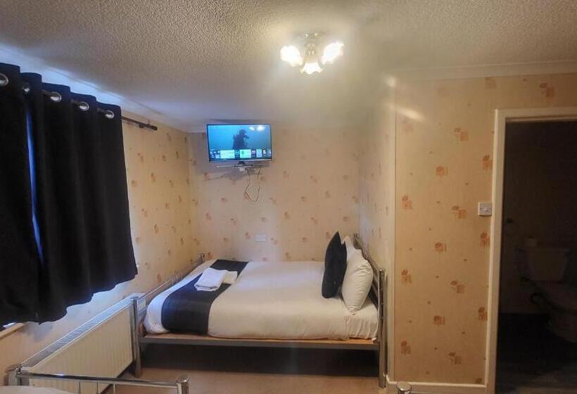 Family Suite, All Seasons Gatwick Guest House & Parking