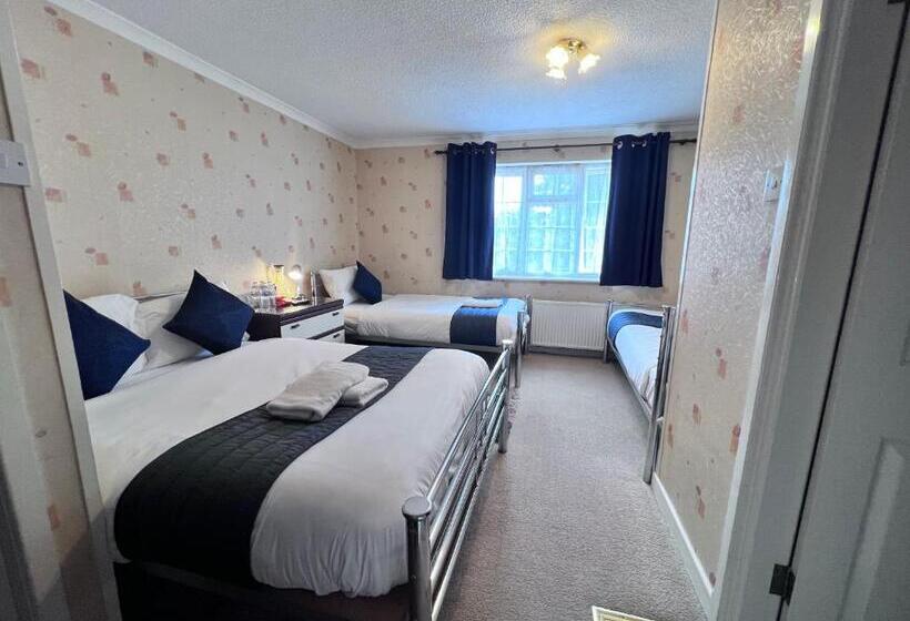 Family Suite, All Seasons Gatwick Guest House & Parking