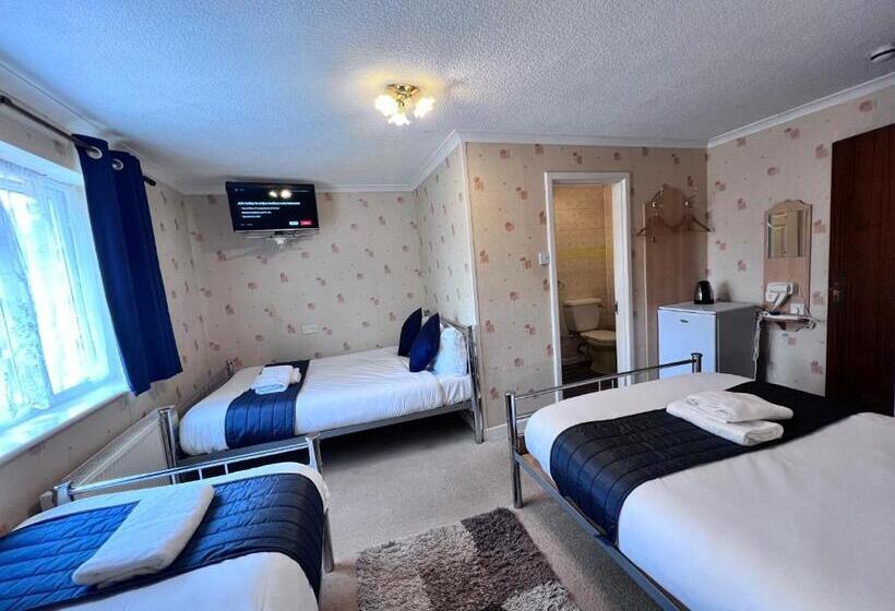 Family Suite, All Seasons Gatwick Guest House & Parking