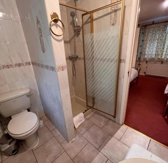 Семейный Номер, All Seasons Gatwick Guest House & Parking