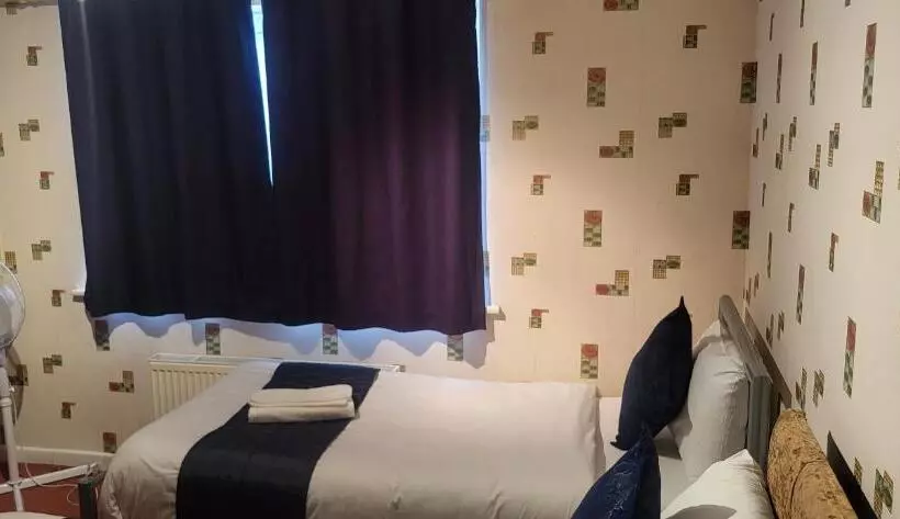 ファミリールーム, All Seasons Gatwick Guest House & Parking