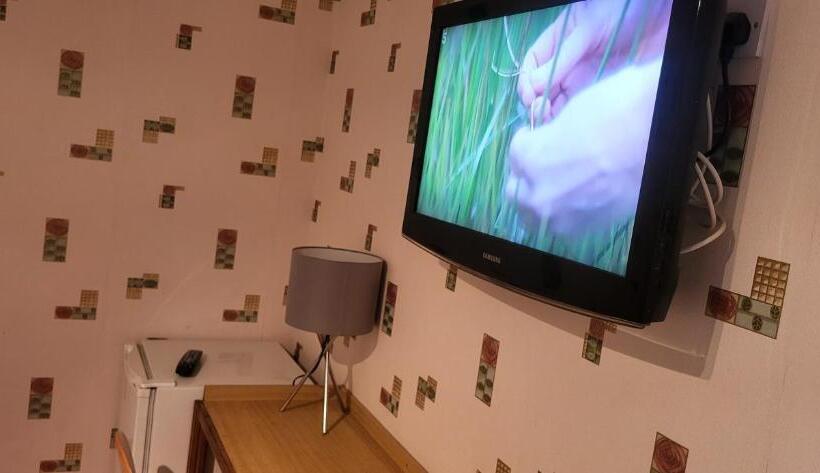 Семейный Номер, All Seasons Gatwick Guest House & Parking