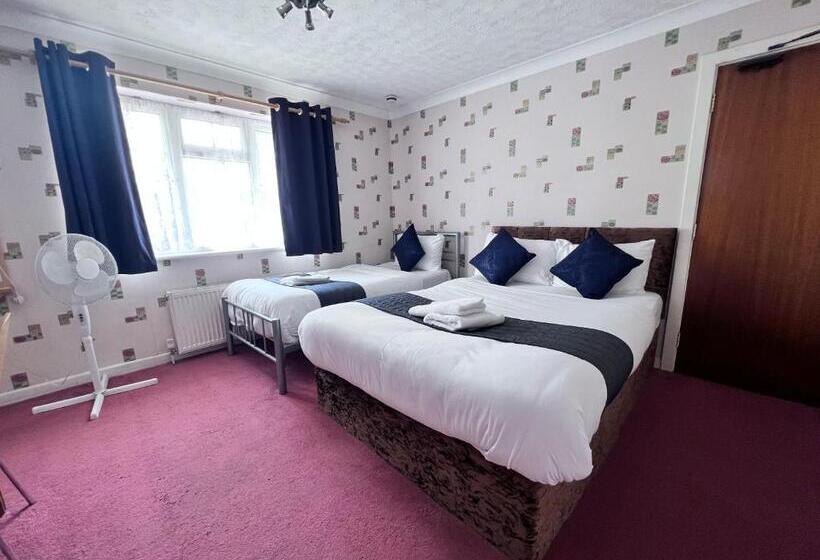 Семейный Номер, All Seasons Gatwick Guest House & Parking