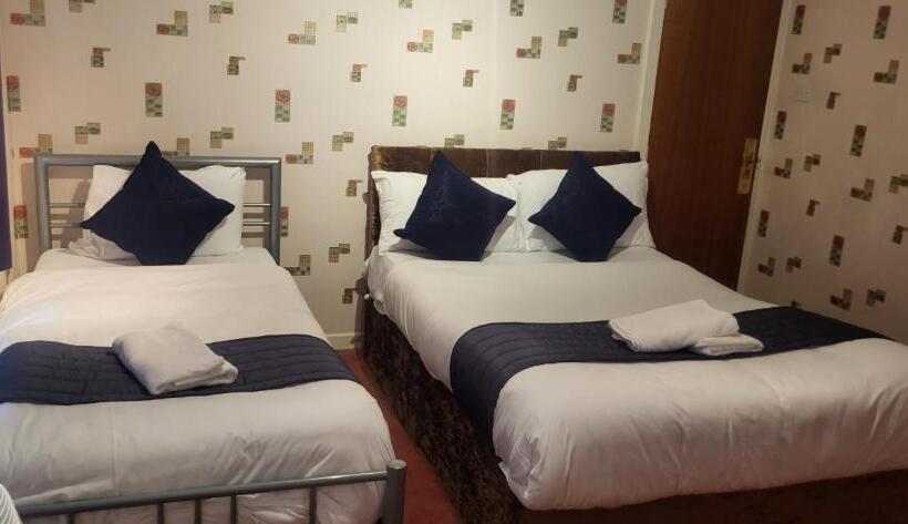 Семейный Номер, All Seasons Gatwick Guest House & Parking