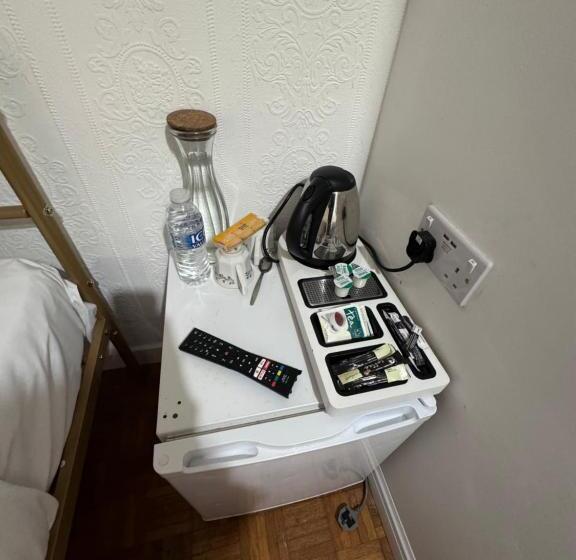 Номер Стандарт, All Seasons Gatwick Guest House & Parking