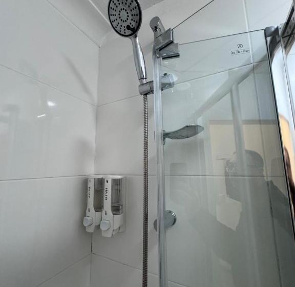 Номер Стандарт, All Seasons Gatwick Guest House & Parking