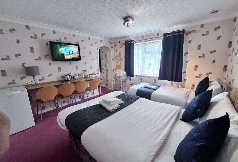 Семейный Номер, All Seasons Gatwick Guest House & Parking