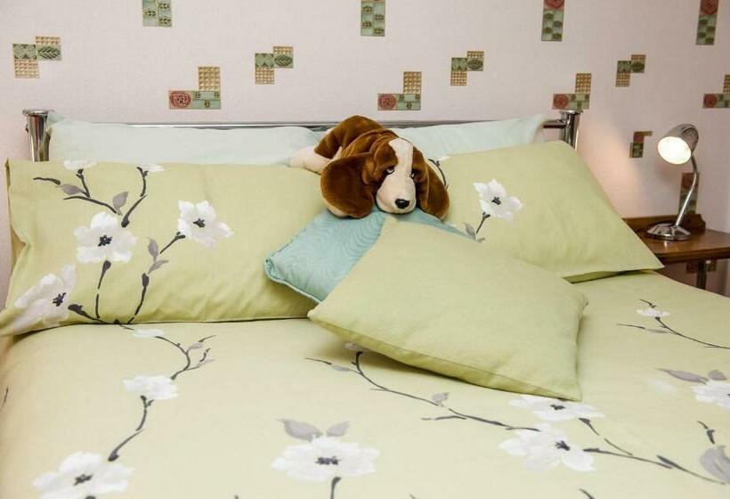 Family Suite, All Seasons Gatwick Guest House & Parking