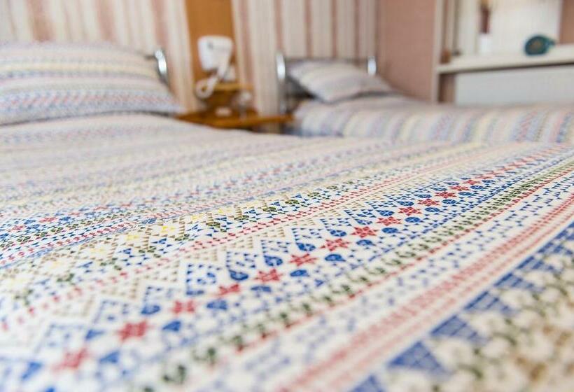 Номер Стандарт, All Seasons Gatwick Guest House & Parking