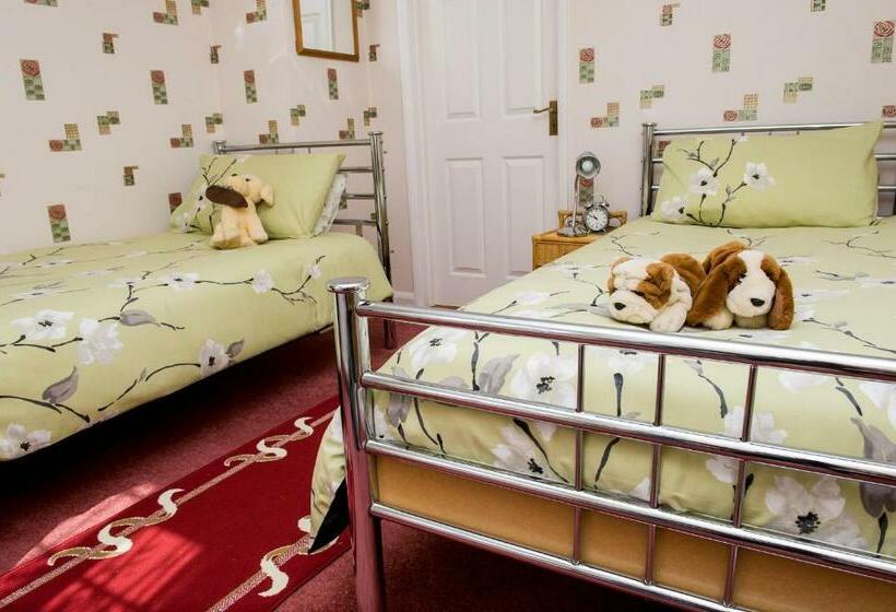 Family Suite, All Seasons Gatwick Guest House & Parking