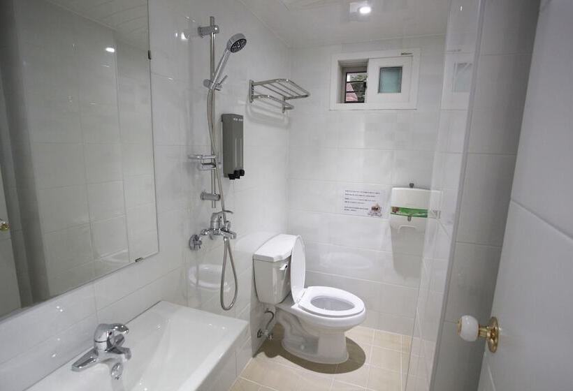 Camera Tripla Standard, Namsan Guesthouse