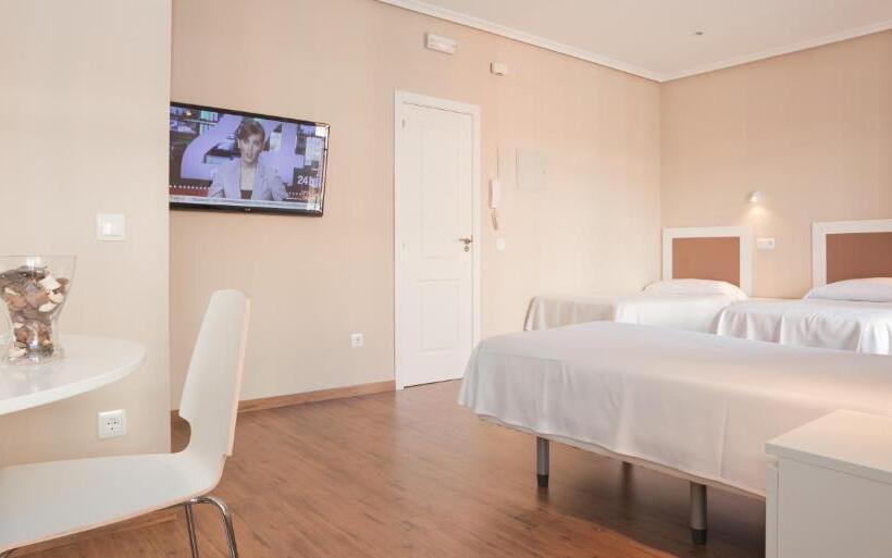 Апартаменты Deluxe 1 Спальня, Suites You Nickel