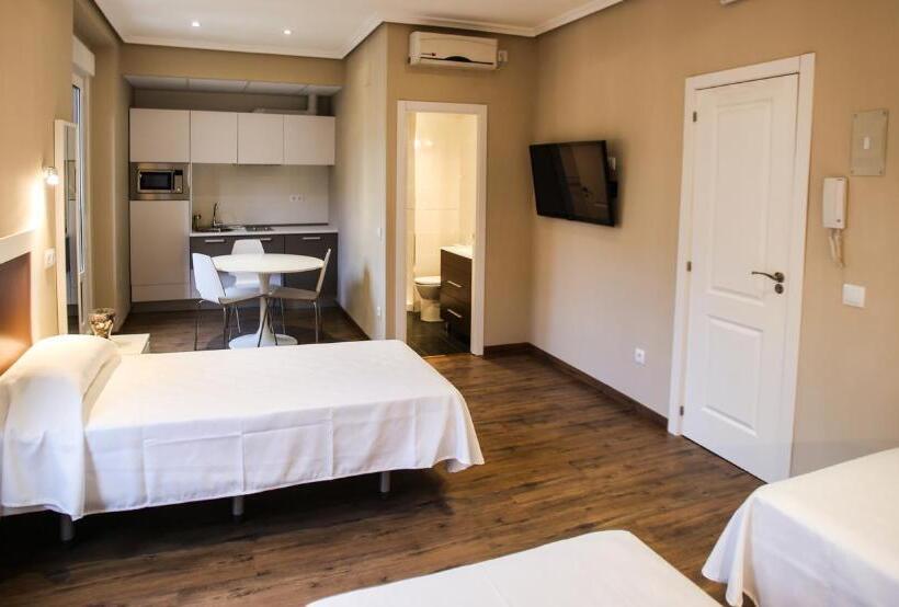 Апартаменты Deluxe 1 Спальня, Suites You Nickel