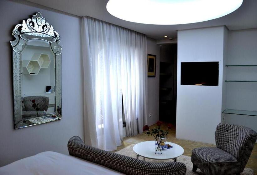 اتاق استاندارد, Euphoriad