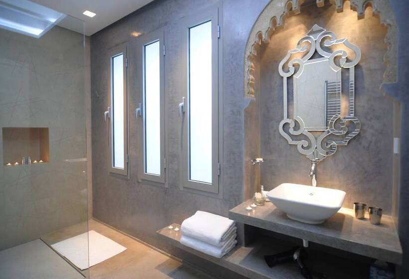 اتاق لوکس, Euphoriad