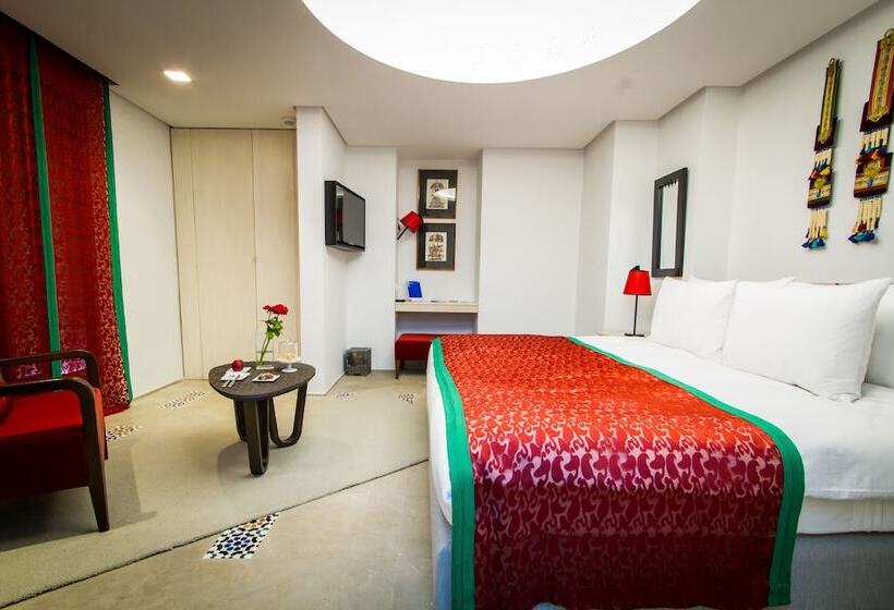 اتاق لوکس, Euphoriad