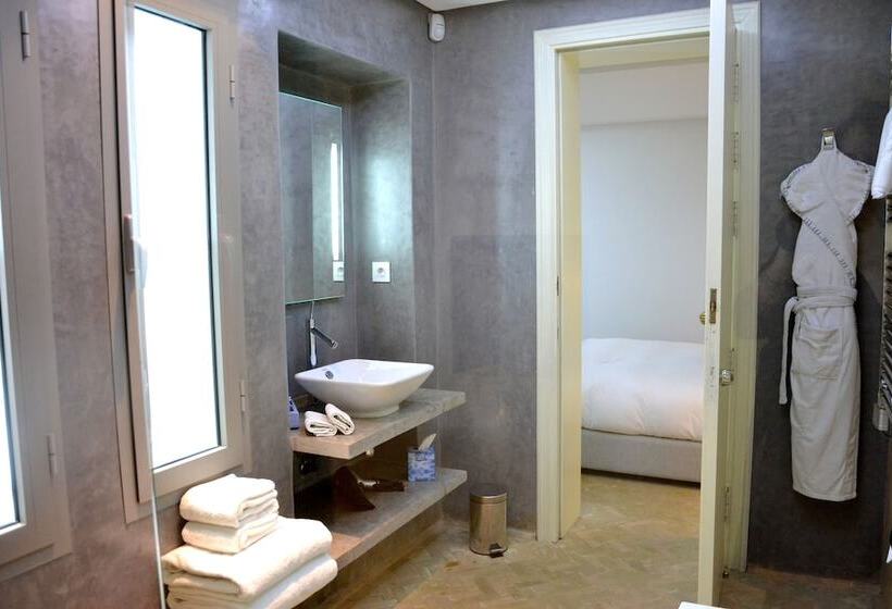 اتاق استاندارد, Euphoriad