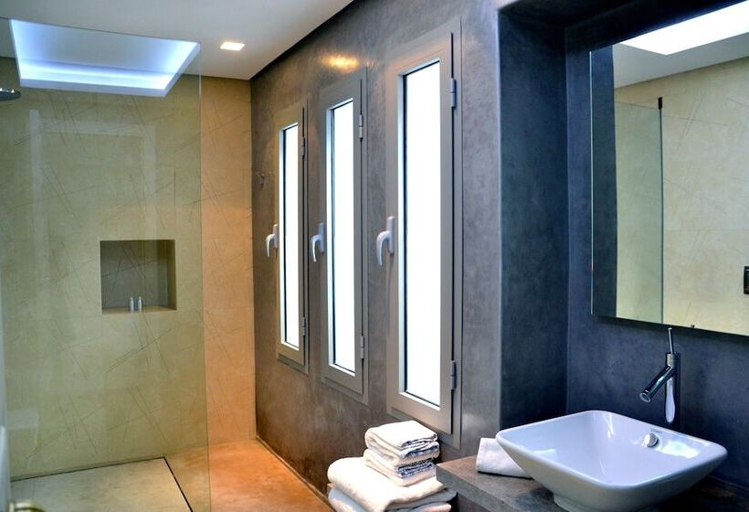 اتاق استاندارد, Euphoriad