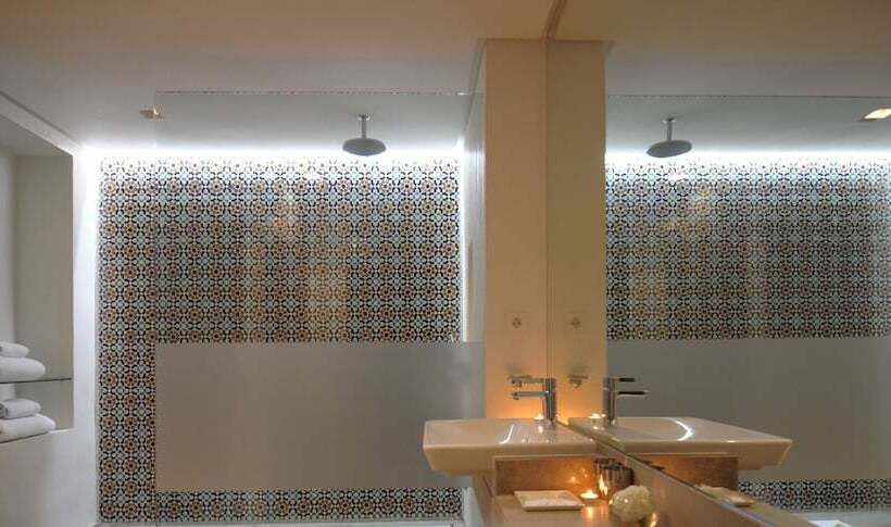 اتاق استاندارد, Euphoriad