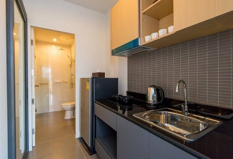 Студия Стандарт, Hill Myna Condotel Official Account