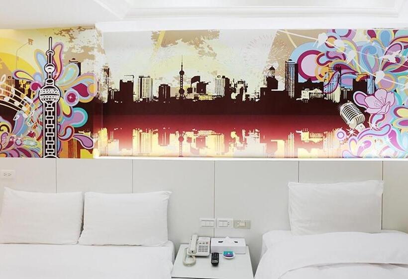 اتاق استاندارد سه نفره, Beethoven Express