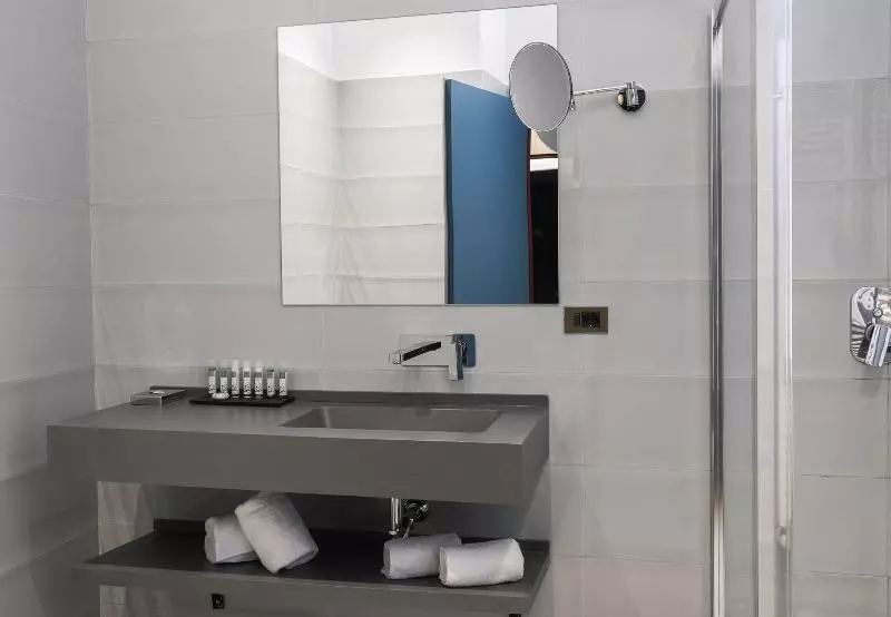 اتاق لوکس, Clerici Boutique