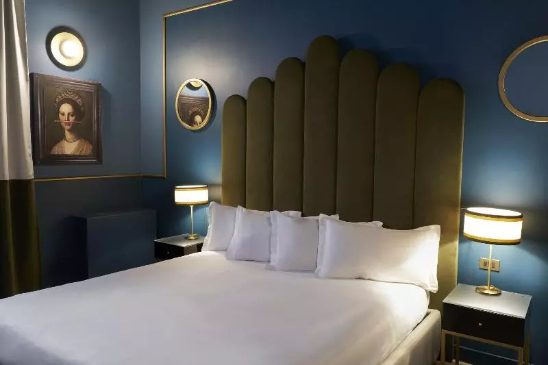 اتاق لوکس, Clerici Boutique