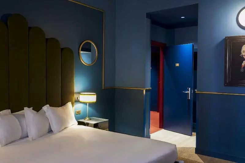 اتاق لوکس, Clerici Boutique