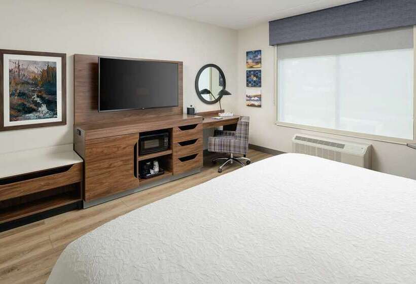 身障者適用スタンダードルーム, Hampton Inn & Suites Cincinnati / Kenwood