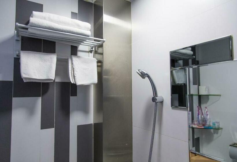 اتاق استاندارد یک نفره, Shanghai Red