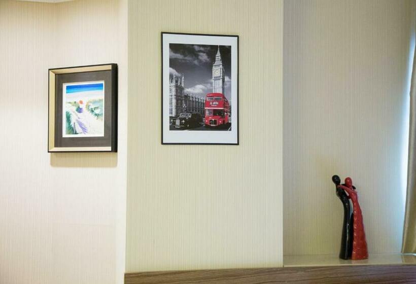 اتاق خانوادگی, Shanghai Red