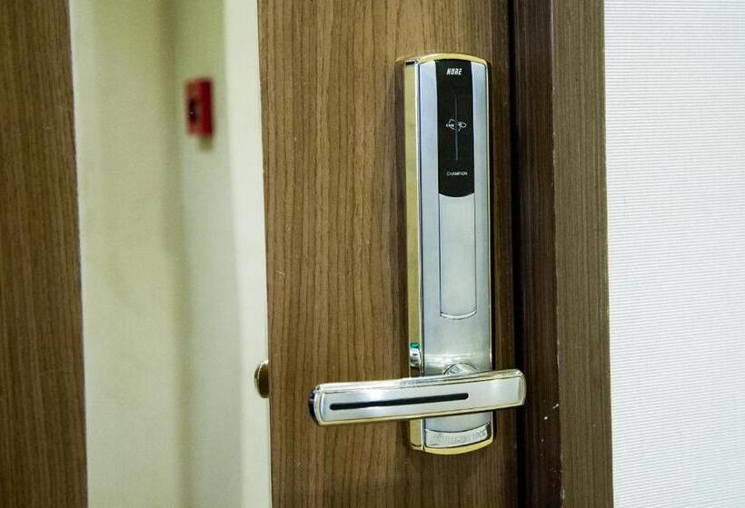 اتاق استاندارد یک نفره, Shanghai Red