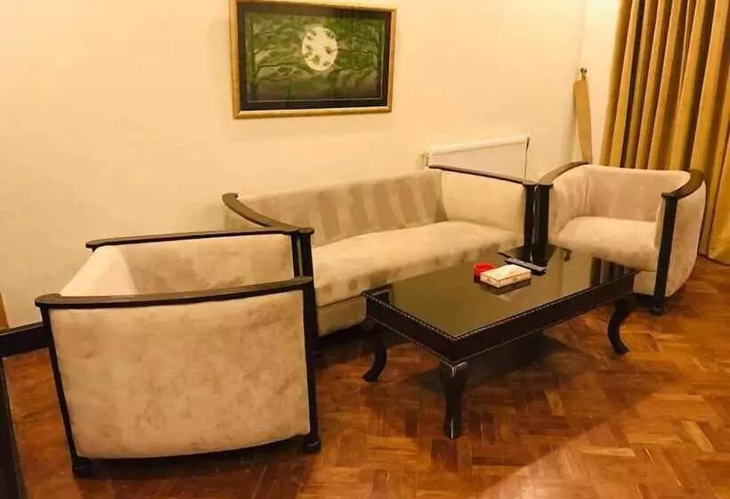 سوییت اجرایی, Shangrila Resort Hotel Murree