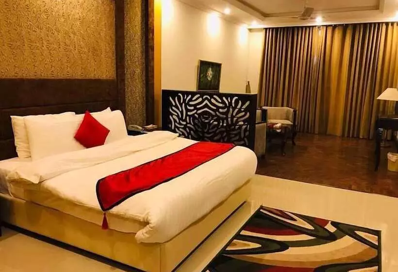 سوییت اجرایی, Shangrila Resort Hotel Murree