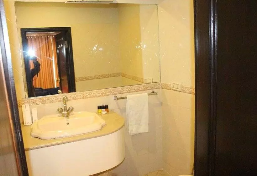 اتاق لوکس, Shangrila Resort Hotel Murree