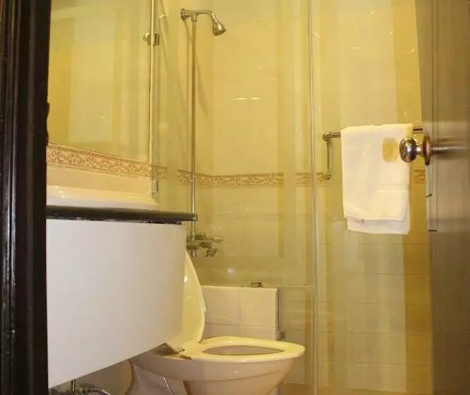 سوییت خانوادگی, Shangrila Resort Hotel Murree