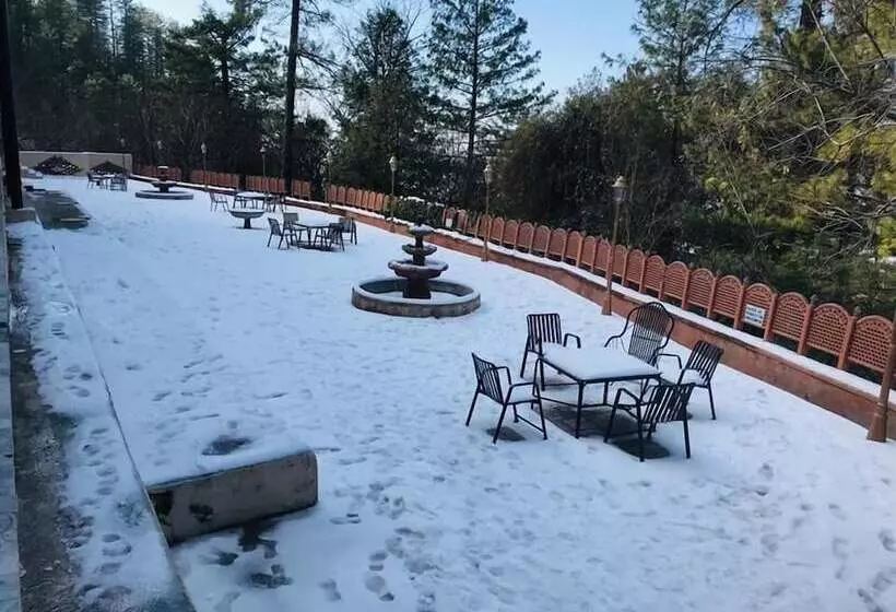 سوییت خانوادگی, Shangrila Resort Hotel Murree