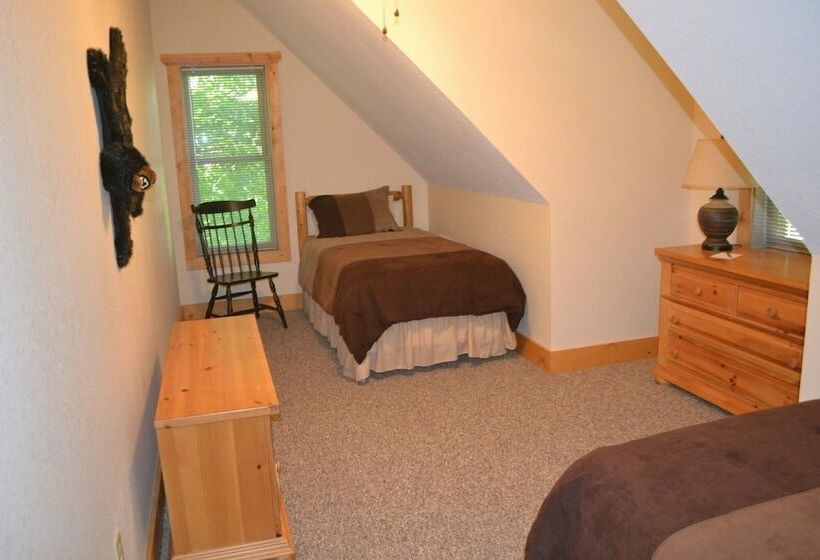 كابينة, The Esmeralda Inn At Lake Lure