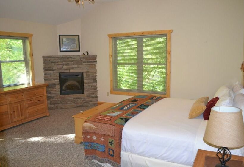 كابينة, The Esmeralda Inn At Lake Lure