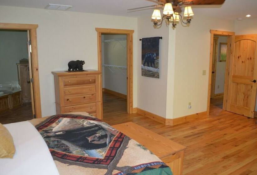小室, The Esmeralda Inn At Lake Lure