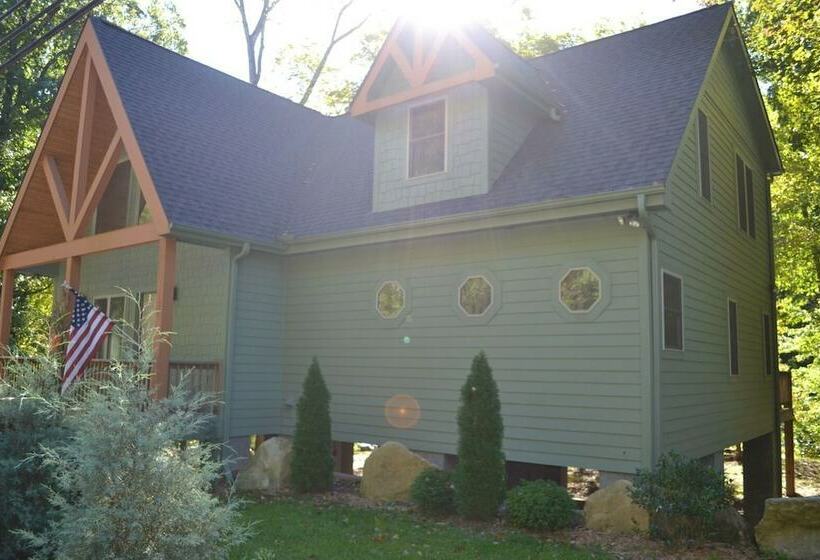 كابينة, The Esmeralda Inn At Lake Lure