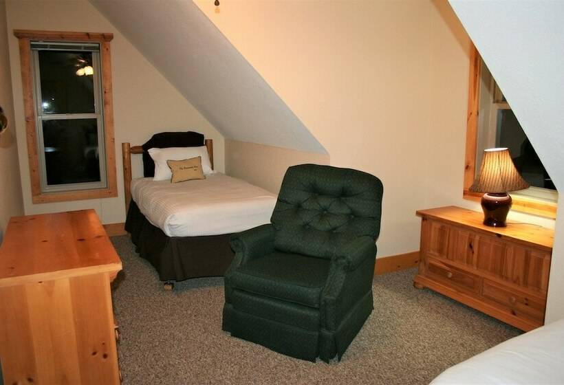 كابينة, The Esmeralda Inn At Lake Lure