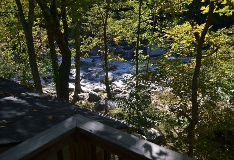 كابينة, The Esmeralda Inn At Lake Lure
