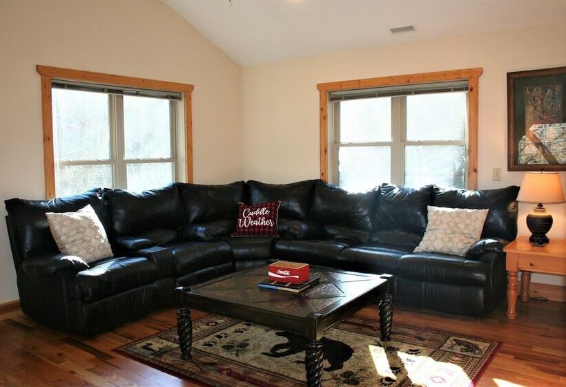 كابينة, The Esmeralda Inn At Lake Lure