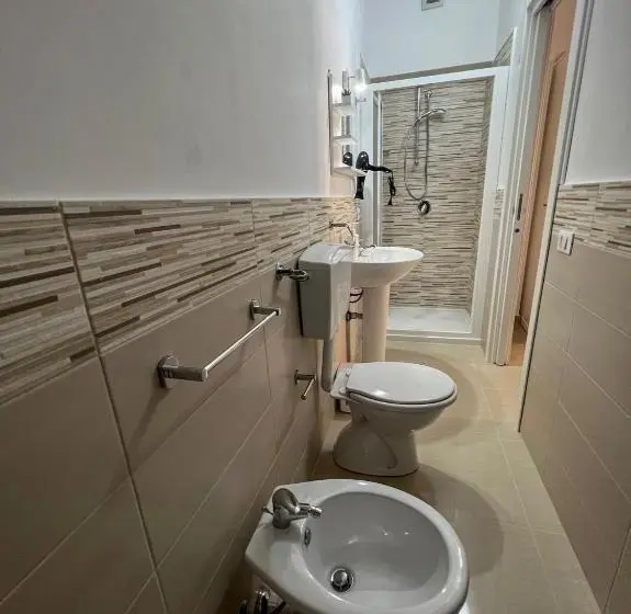 اتاق استاندارد سه نفره, B&b Marco Polo
