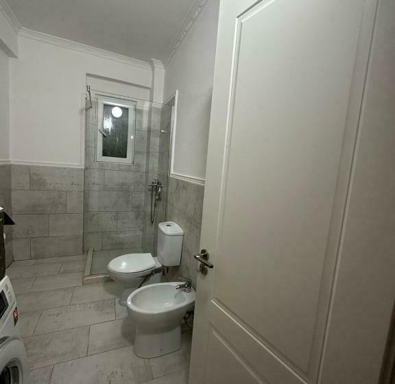 آپارتمان 1 خوابه با بالکن, Blue Brace Apartment
