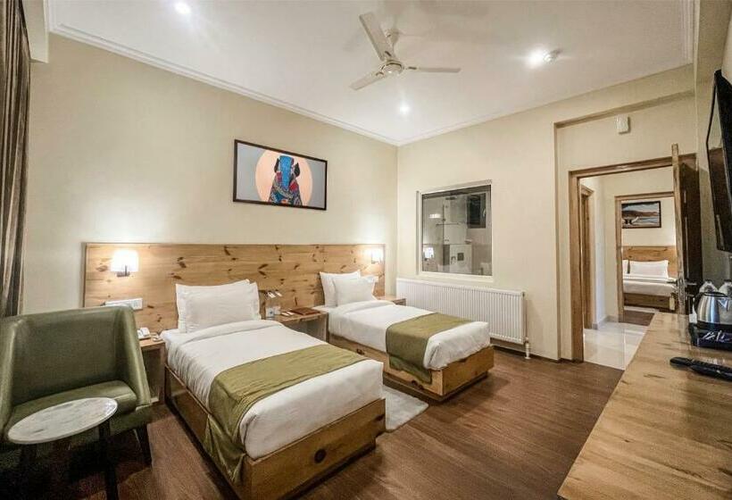 스탠다드 룸 산 전망, Crown Himalaya