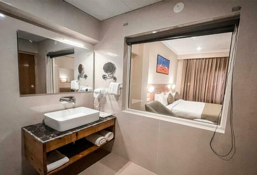 발코니 디럭스 룸, Crown Himalaya