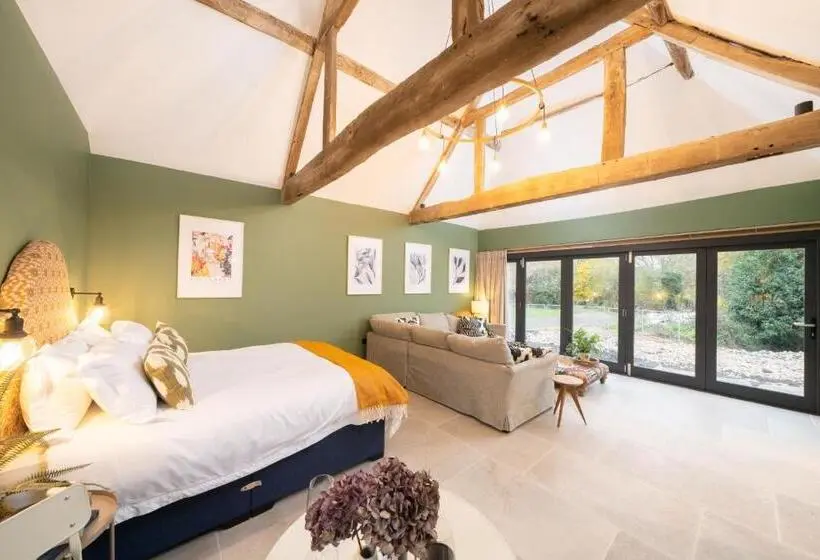 キングサイズベッドのスタンダードルーム, Spinney   A Unique Open Plan Barn, With Private Garden