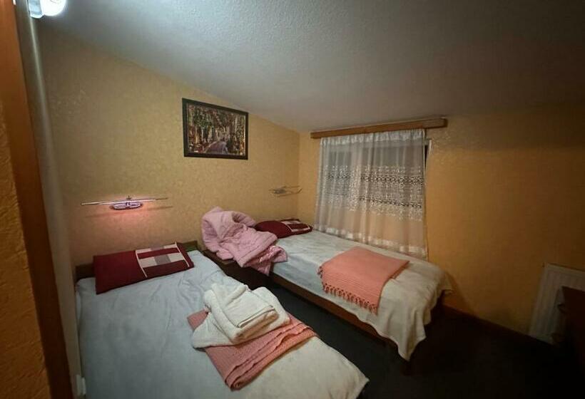 اتاق استاندارد, Green Hill House